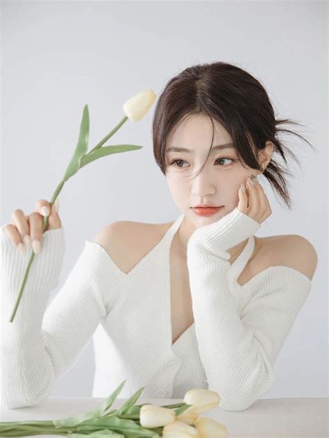 清秀妆容甜美女生头像