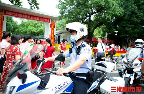 高考首场，武汉交警为12位考生提供应急服务_首页社会_新闻中心_长江网_cjn.cn