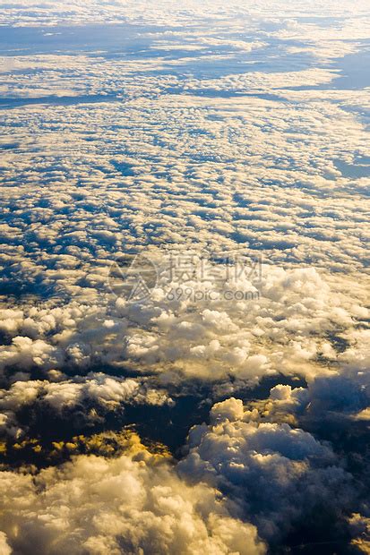 蓝天中的云层高清图片下载-正版图片600416082-摄图网