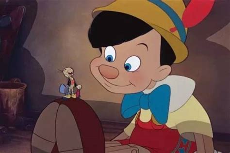 《匹诺曹》故事风靡80年，他的魅力怎么这么大！|木偶奇遇记|匹诺曹|迪士尼_新浪新闻