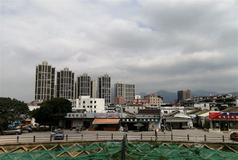 俯瞰“中国最美小镇”东莞清溪美景，这片热土承载了不少人的记忆|清溪|热土|小镇_新浪新闻