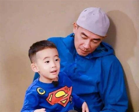 汪涵4岁儿子罕见公开近照，一个细节暴露杨乐乐有点抠