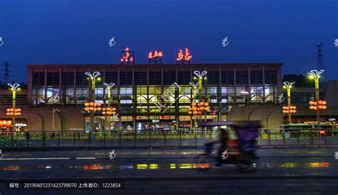 乐山高铁站夜景,都市风光,建筑摄影,摄影素材,汇图网www.huitu.com