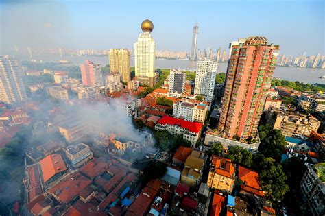 武汉百年老建筑遭遇火灾 事故原因已查明 - 精选轮播图 - 新湖南