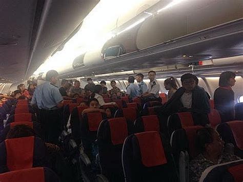 香港航空回应“HX234航班延误旅客拒下机”事件 - 中国民用航空网
