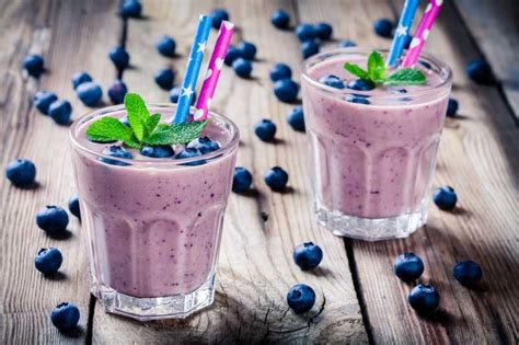 新鲜的蓝莓蓝莓果汁蓝莓馅饼图片-放在盆中的蓝莓干素材-高清图片-摄影照片-寻图免费打包下载