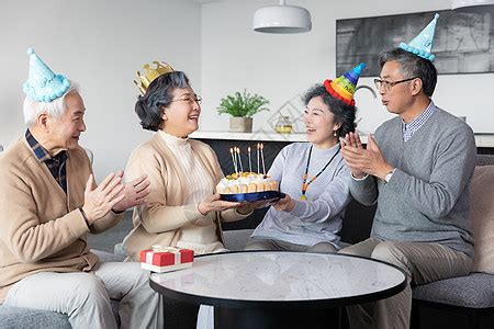 聚会过生日的老年人高清图片下载-正版图片501157042-摄图网