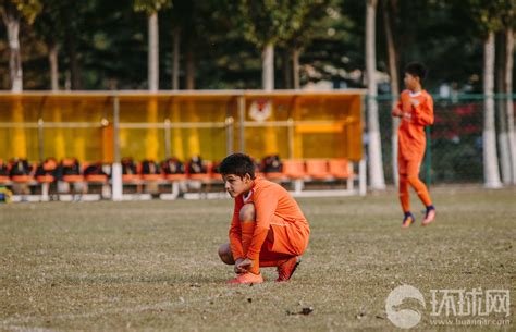 新疆洛浦：足球小将赛场争锋