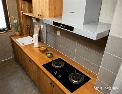 厨房的木质台面高清图片下载-正版图片600586180-摄图网