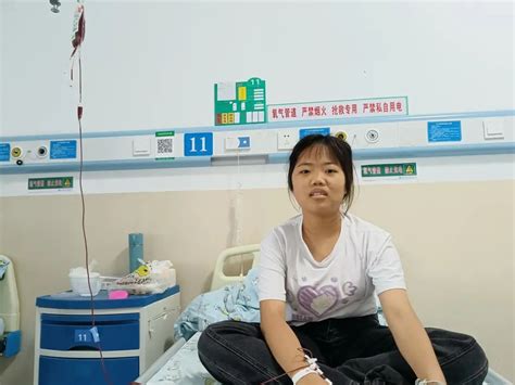 地中海贫血患儿五岁女孩靠输血治疗，父母再苦也要救回孩子