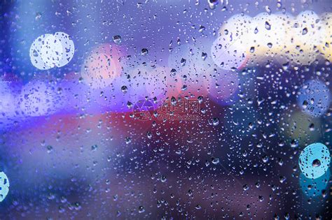 窗外雨图片