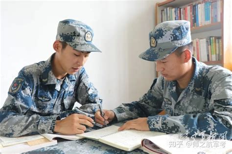 国防教育学院海军士官生准军事化管理纪实