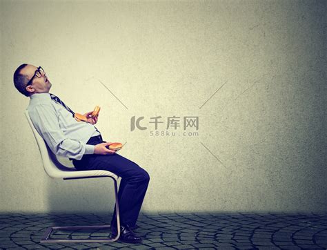 又困又累图片