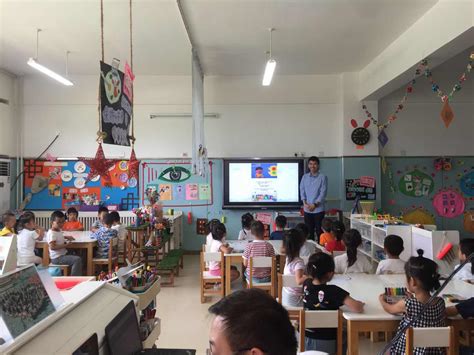 我司人工智能少儿编程课程走进大兴区联港幸福家园幼儿园 - 新闻聚焦 - 华夏博雅（北京）教育科技有限公司
