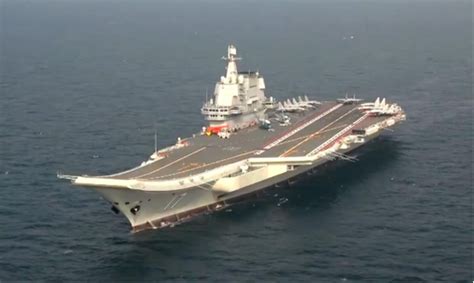 中国第三艘航母成功下水：三分钟回顾中国航母十年高光历程__凤凰网