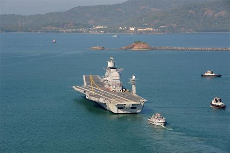 印度航母“维克拉玛蒂亚”号在卡尔瓦尔海军基地基本完成了飞行甲……
