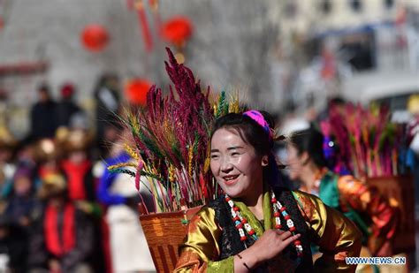 青海藏族牧民的现代草原生活[组图]_图片中国_中国网