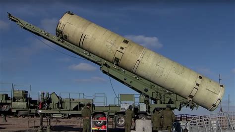 俄军试射新型反导导弹，据推测属于A-235反导系统__凤凰网