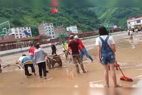 云南昭通多地遭遇暴雨山洪泥石流 紧急转移疏散群众822人