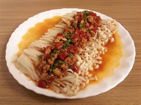 豆皮卷金针菇,中国菜系,食品餐饮,摄影素材,汇图网www.huitu.com