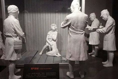 人性的扭曲！日本731部队抽人血制作细菌弹，画面残忍至极！_腾讯视频