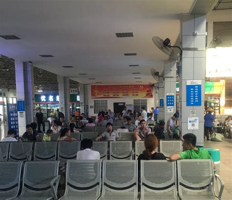 湛江西站：主动服务“最后一米”，护航重点旅客出行