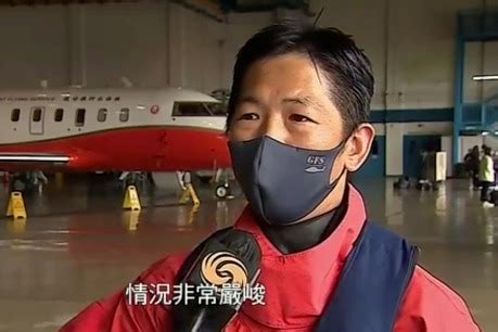 香港救援人员：风浪中营救福景001船员时，想到了自己的家人_凤凰网视频_凤凰网