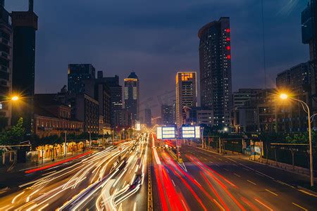 武汉城市交通白天交通徐东大道俯拍摄影图配图高清摄影大图-千库网