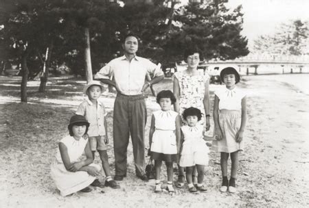 图文：战后的东史郎和家人在一起_国内新闻_新闻中心_新浪网