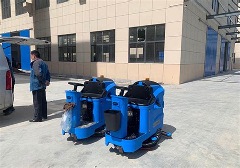 镇江驾驶式洗地机-无锡优尼斯清洁设备制造有限公司