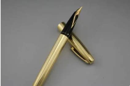 钢笔的正反面,钢笔用哪一面写字,钢笔的正确笔尖方向_大山谷图库