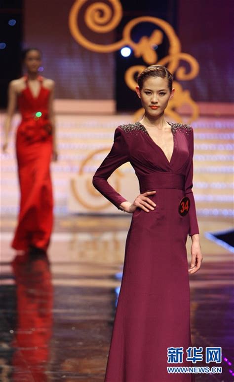 时尚秀场｜18岁女孩陈驰成为新一代中国超级模特大赛冠军
