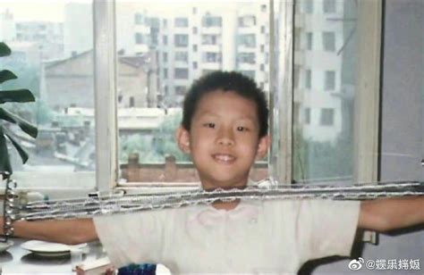 Rihana小时候图片