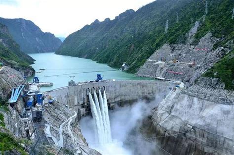 科技日报：创9项世界之最！雅砻江两河口水电站正式投产发电-