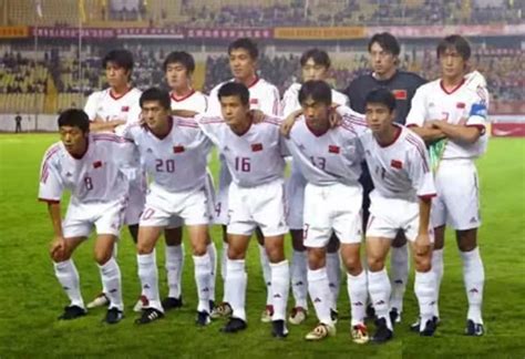 05世青赛中国队：冯潇霆梅西并列十大新人，宣告国足站起来了|冯潇霆|克劳|世青赛_新浪新闻