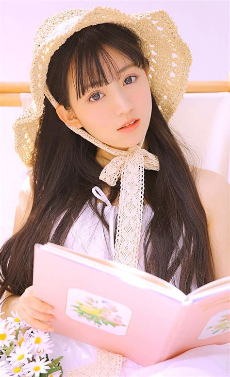 齐刘海清纯甜美女生头像
