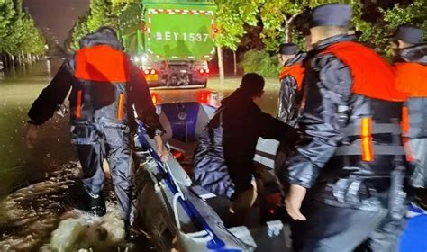 河南汤阴客货车相撞致6死6伤 事故调查人员回应疑因被执法车辆追-麻辣杂谈-麻辣社区