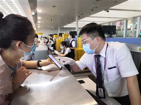 南航恢复国内航班机上餐饮服务标准_读特新闻客户端