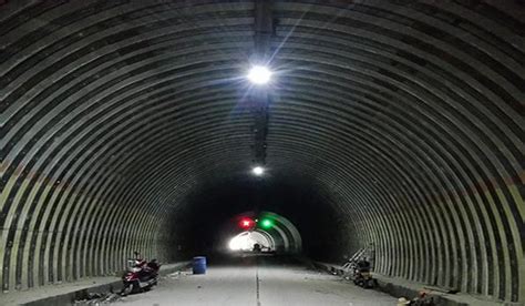 临夏至大河家高速公路石塬隧道顺利贯通_发展动态_甘肃经济信息网欢迎您！