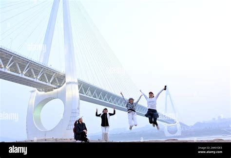 Magnificent scene of Baijusi Yangtze River Bridge in Chongqing, China ...