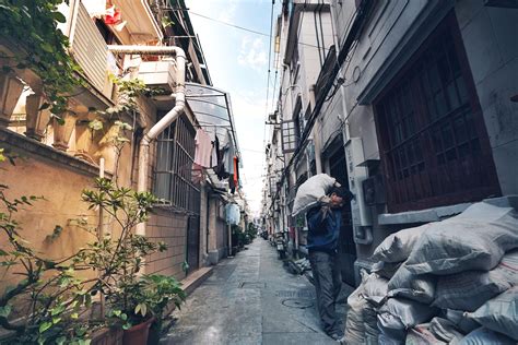 一组二十年前的弄堂照，看大上海的小生活 | 北晚新视觉