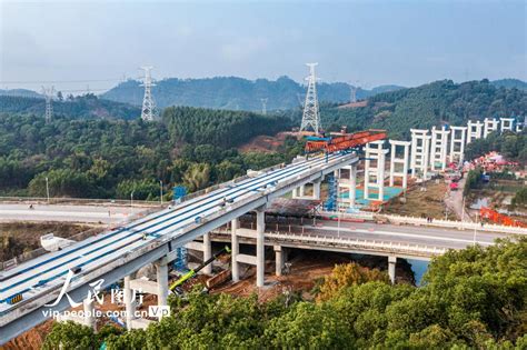 广西贺州：高速公路建设忙