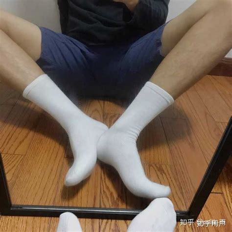男生穿长筒白袜是一种怎样的感觉？ - 知乎