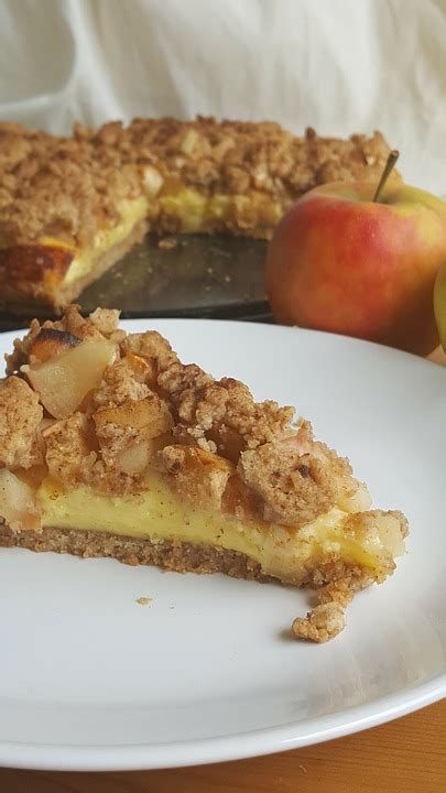 Apple Cream Pie Recipe - LifeMadeDelicious.ca