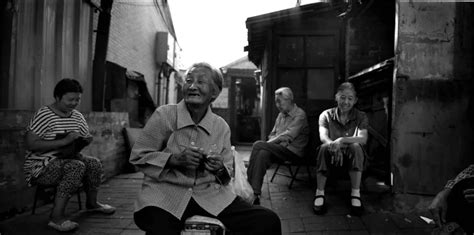 从80年代开始拍胡同，他用10万张照片记录老北京变迁_手机新浪网