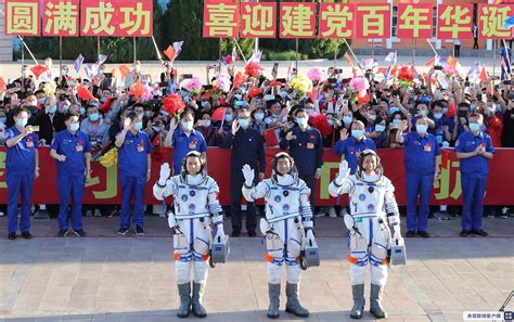 中国人民解放军航天员大队成立20周年：将面向科研机构选拔第三批航天员_新闻中心_中国网