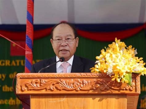 当着柬埔寨首相的面，拜登：感谢哥伦比亚首相……