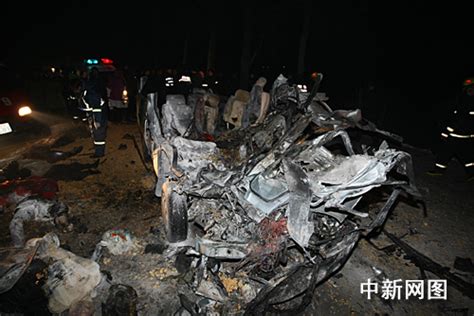 哈尔滨发生一起特大交通事故 造成5死3伤(图)-搜狐新闻