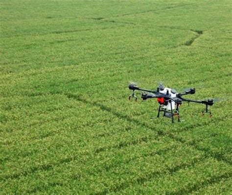 植保无人机：农田里的黑科技，1分钟喷1亩药液仅需800毫升-行业动态-陕西星辰时代科技发展有限公司