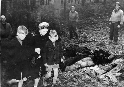 1945年德国达豪集中营解放后惨照-天下老照片网